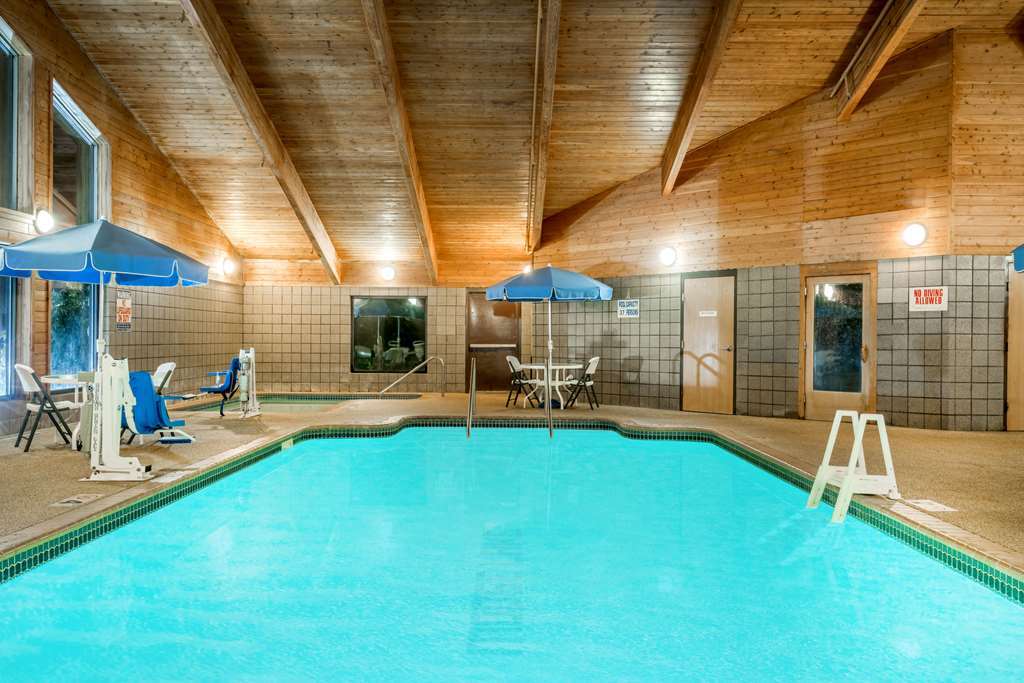 Moose Lake Lodge & Suites 시설 사진