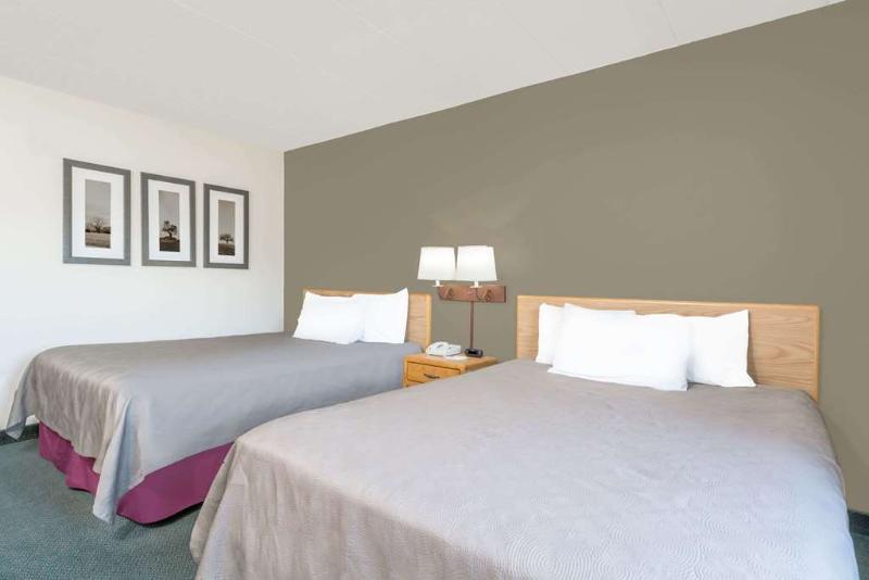 Moose Lake Lodge & Suites 외부 사진
